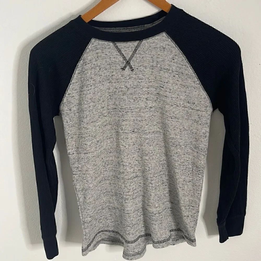 Arizona Jean company long sleeve thermal shirt. Size boys Large (14/16).